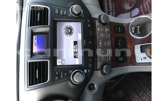 Buy Import Toyota Highlander Black Car in Import - Dubai in Region of Bouenza Buy Import Toyota Highlander Black Car in Import - Dubai in Region of Bouenza