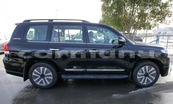 Buy Import Toyota Land Cruiser Black Car in Import - Dubai in Region of Bouenza Buy Import Toyota Land Cruiser Black Car in Import - Dubai in Region of Bouenza