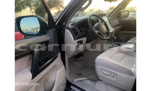 Buy Import Toyota Land Cruiser Black Car in Import - Dubai in Region of Bouenza Buy Import Toyota Land Cruiser Black Car in Import - Dubai in Region of Bouenza