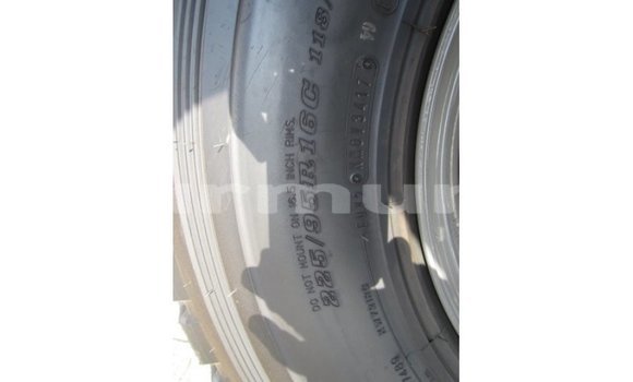 Acheter Import Voiture Toyota Land Cruiser Blanc à Import - Dubai, Région de la Bouenza Acheter Import Voiture Toyota Land Cruiser Blanc à Import - Dubai, Région de la Bouenza