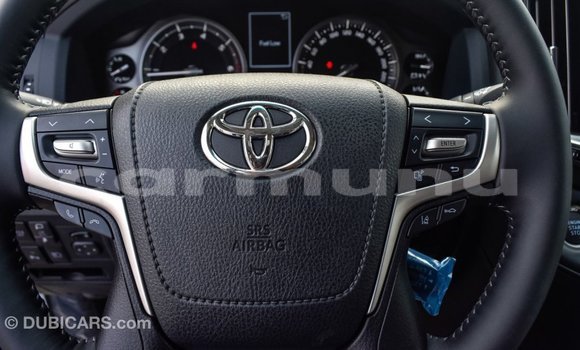 Buy Import Toyota Land Cruiser White Car in Import - Dubai in Region of Bouenza Buy Import Toyota Land Cruiser White Car in Import - Dubai in Region of Bouenza