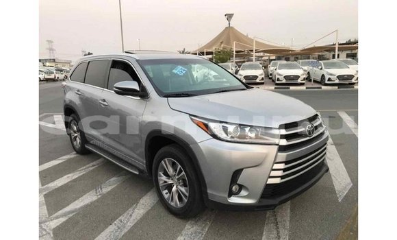 Buy Import Toyota Highlander Other Car in Import - Dubai in Region of Bouenza Buy Import Toyota Highlander Other Car in Import - Dubai in Region of Bouenza