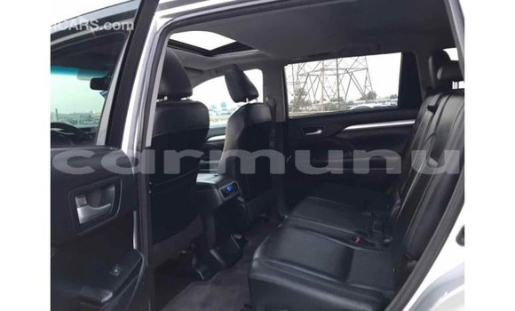 Buy Import Toyota Highlander Other Car in Import - Dubai in Region of Bouenza Buy Import Toyota Highlander Other Car in Import - Dubai in Region of Bouenza