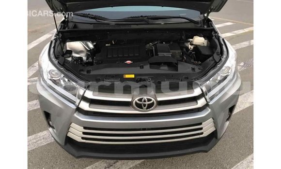 Buy Import Toyota Highlander Other Car in Import - Dubai in Region of Bouenza Buy Import Toyota Highlander Other Car in Import - Dubai in Region of Bouenza