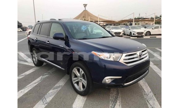 Acheter Import Voiture Toyota Highlander Bleu à Import - Dubai, Région de la Bouenza Acheter Import Voiture Toyota Highlander Bleu à Import - Dubai, Région de la Bouenza
