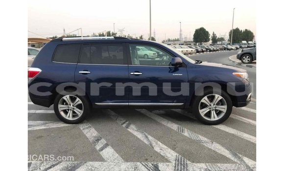 Acheter Import Voiture Toyota Highlander Bleu à Import - Dubai, Région de la Bouenza Acheter Import Voiture Toyota Highlander Bleu à Import - Dubai, Région de la Bouenza