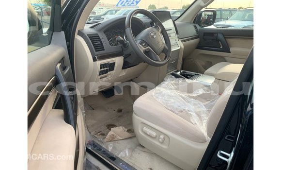 Buy Import Toyota Land Cruiser Black Car in Import - Dubai in Region of Bouenza Buy Import Toyota Land Cruiser Black Car in Import - Dubai in Region of Bouenza