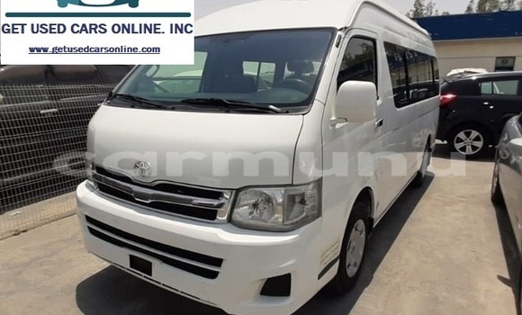 Buy Used Toyota Hiace White Car in Brazzaville in Municipality of Brazzaville Buy Used Toyota Hiace White Car in Brazzaville in Municipality of Brazzaville
