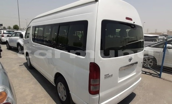 Buy Used Toyota Hiace White Car in Brazzaville in Municipality of Brazzaville Buy Used Toyota Hiace White Car in Brazzaville in Municipality of Brazzaville