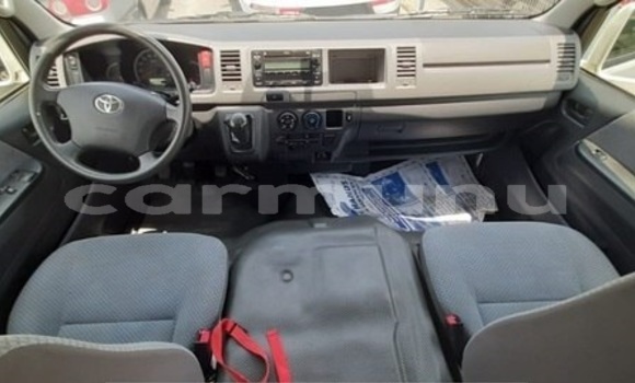 Buy Used Toyota Hiace White Car in Brazzaville in Municipality of Brazzaville Buy Used Toyota Hiace White Car in Brazzaville in Municipality of Brazzaville
