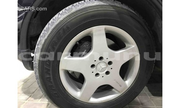 Acheter Import Voiture Mercedes-Benz 190 (W201) Bleu à Import - Dubai, Région de la Bouenza