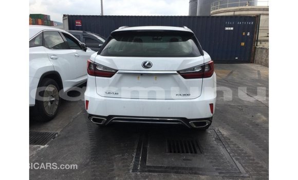 Acheter Import Voiture Lexus RX 300 Blanc à Import - Dubai, Région de la Bouenza Acheter Import Voiture Lexus RX 300 Blanc à Import - Dubai, Région de la Bouenza