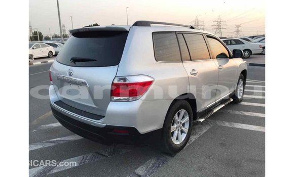 Buy Import Toyota Highlander Other Car in Import - Dubai in Region of Bouenza Buy Import Toyota Highlander Other Car in Import - Dubai in Region of Bouenza