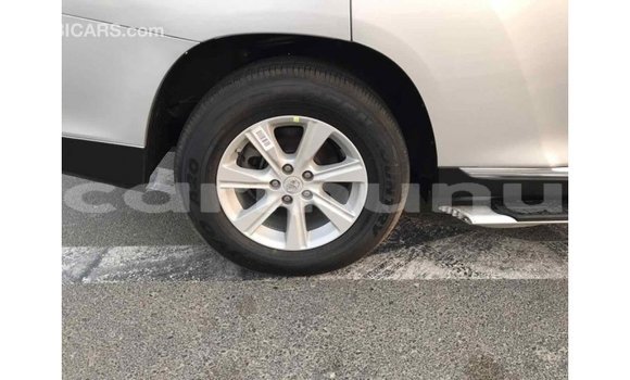Buy Import Toyota Highlander Other Car in Import - Dubai in Region of Bouenza Buy Import Toyota Highlander Other Car in Import - Dubai in Region of Bouenza