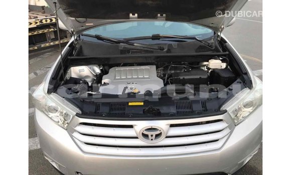 Buy Import Toyota Highlander Other Car in Import - Dubai in Region of Bouenza Buy Import Toyota Highlander Other Car in Import - Dubai in Region of Bouenza