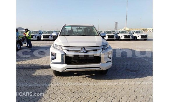Acheter Import Voiture Mitsubishi L200 Blanc à Import - Dubai, Région de la Bouenza Acheter Import Voiture Mitsubishi L200 Blanc à Import - Dubai, Région de la Bouenza