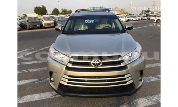 Buy Import Toyota Highlander Beige Car in Import - Dubai in Region of Bouenza Buy Import Toyota Highlander Beige Car in Import - Dubai in Region of Bouenza