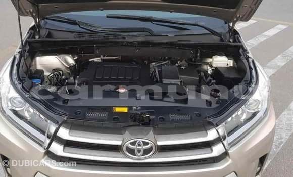 Buy Import Toyota Highlander Beige Car in Import - Dubai in Region of Bouenza Buy Import Toyota Highlander Beige Car in Import - Dubai in Region of Bouenza