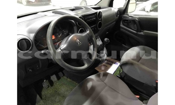 Acheter Import Voiture Peugeot Partner Blanc à Import - Dubai, Région de la Bouenza Acheter Import Voiture Peugeot Partner Blanc à Import - Dubai, Région de la Bouenza