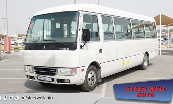 Acheter Import Voiture Mitsubishi Carisma Blanc à Import - Dubai, Région de la Bouenza Acheter Import Voiture Mitsubishi Carisma Blanc à Import - Dubai, Région de la Bouenza