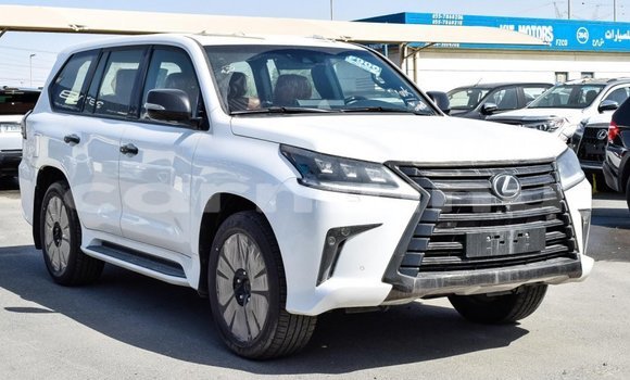 Acheter Import Voiture Lexus LX Blanc à Import - Dubai, Région de la Bouenza Acheter Import Voiture Lexus LX Blanc à Import - Dubai, Région de la Bouenza