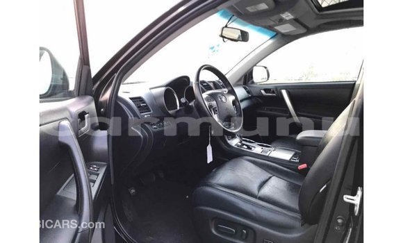 Buy Import Toyota Highlander Black Car in Import - Dubai in Region of Bouenza Buy Import Toyota Highlander Black Car in Import - Dubai in Region of Bouenza