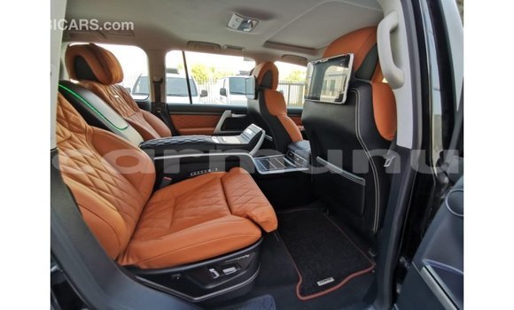 Buy Import Toyota Land Cruiser Black Car in Import - Dubai in Region of Bouenza Buy Import Toyota Land Cruiser Black Car in Import - Dubai in Region of Bouenza