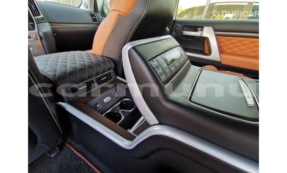 Buy Import Toyota Land Cruiser Black Car in Import - Dubai in Region of Bouenza Buy Import Toyota Land Cruiser Black Car in Import - Dubai in Region of Bouenza
