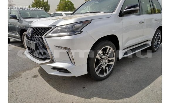 Acheter Import Voiture Lexus LX Blanc à Import - Dubai, Région de la Bouenza Acheter Import Voiture Lexus LX Blanc à Import - Dubai, Région de la Bouenza
