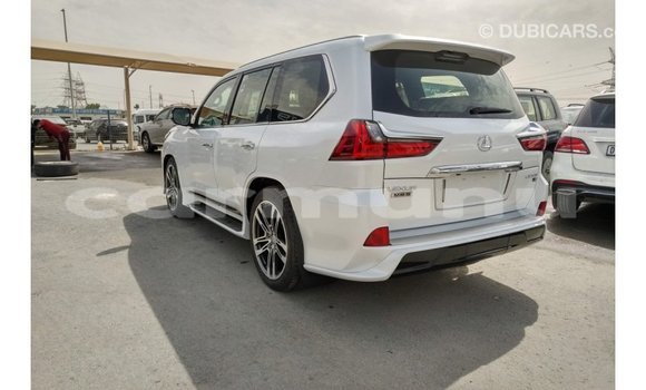 Acheter Import Voiture Lexus LX Blanc à Import - Dubai, Région de la Bouenza Acheter Import Voiture Lexus LX Blanc à Import - Dubai, Région de la Bouenza