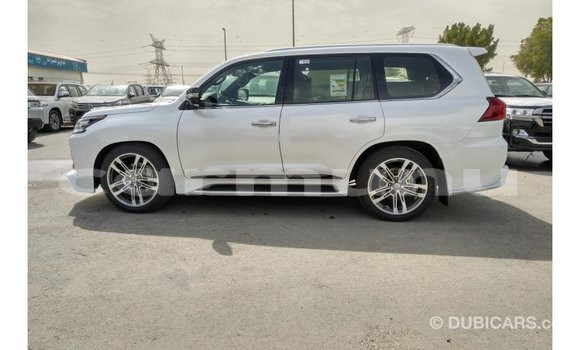 Acheter Import Voiture Lexus LX Blanc à Import - Dubai, Région de la Bouenza Acheter Import Voiture Lexus LX Blanc à Import - Dubai, Région de la Bouenza