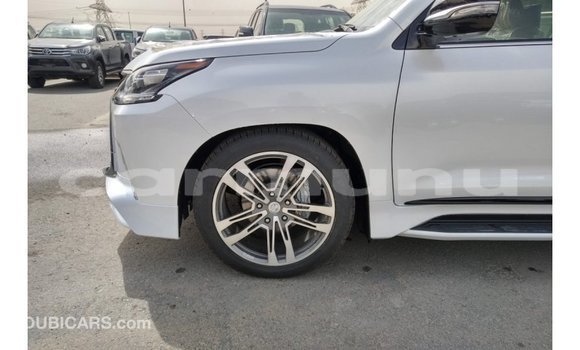 Acheter Import Voiture Lexus LX Blanc à Import - Dubai, Région de la Bouenza Acheter Import Voiture Lexus LX Blanc à Import - Dubai, Région de la Bouenza