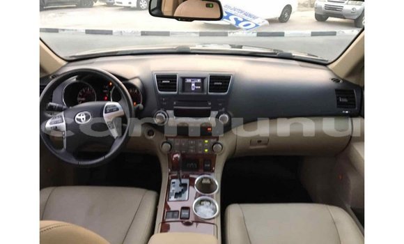 Buy Import Toyota Highlander Black Car in Import - Dubai in Region of Bouenza Buy Import Toyota Highlander Black Car in Import - Dubai in Region of Bouenza