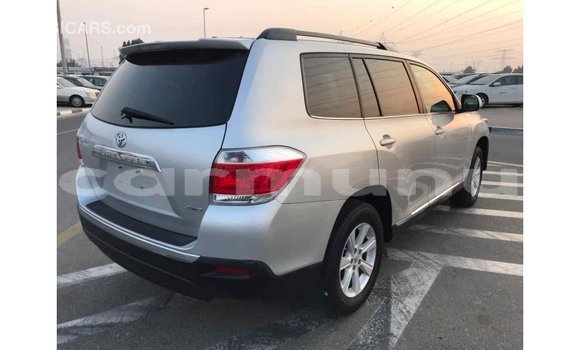 Buy Import Toyota Highlander Other Car in Import - Dubai in Region of Bouenza Buy Import Toyota Highlander Other Car in Import - Dubai in Region of Bouenza