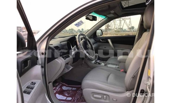 Buy Import Toyota Highlander Other Car in Import - Dubai in Region of Bouenza Buy Import Toyota Highlander Other Car in Import - Dubai in Region of Bouenza