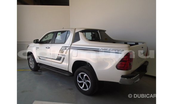 Buy Import Toyota Hilux White Car in Import - Dubai in Region of Bouenza Buy Import Toyota Hilux White Car in Import - Dubai in Region of Bouenza