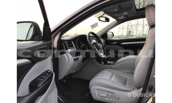 Buy Import Toyota Highlander Other Car in Import - Dubai in Region of Bouenza Buy Import Toyota Highlander Other Car in Import - Dubai in Region of Bouenza