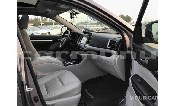 Buy Import Toyota Highlander Other Car in Import - Dubai in Region of Bouenza Buy Import Toyota Highlander Other Car in Import - Dubai in Region of Bouenza