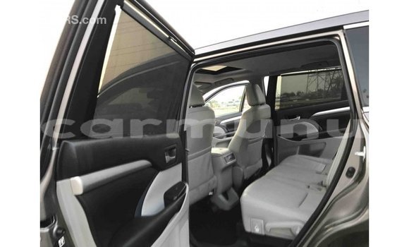 Buy Import Toyota Highlander Other Car in Import - Dubai in Region of Bouenza Buy Import Toyota Highlander Other Car in Import - Dubai in Region of Bouenza