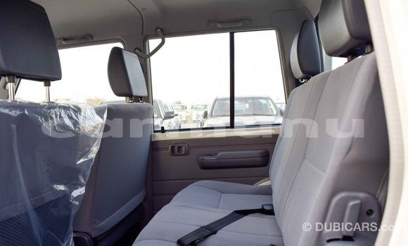 Buy Import Toyota Land Cruiser Beige Car in Import - Dubai in Region of Bouenza Buy Import Toyota Land Cruiser Beige Car in Import - Dubai in Region of Bouenza