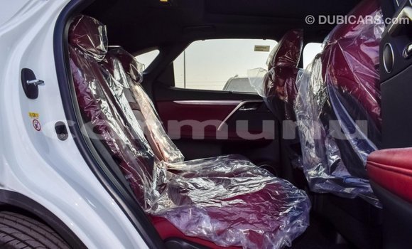 Acheter Import Voiture Lexus RX 300 Blanc à Import - Dubai, Région de la Bouenza Acheter Import Voiture Lexus RX 300 Blanc à Import - Dubai, Région de la Bouenza