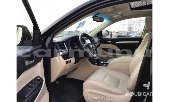 Buy Import Toyota Highlander Black Car in Import - Dubai in Region of Bouenza Buy Import Toyota Highlander Black Car in Import - Dubai in Region of Bouenza