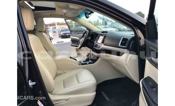 Buy Import Toyota Highlander Black Car in Import - Dubai in Region of Bouenza Buy Import Toyota Highlander Black Car in Import - Dubai in Region of Bouenza