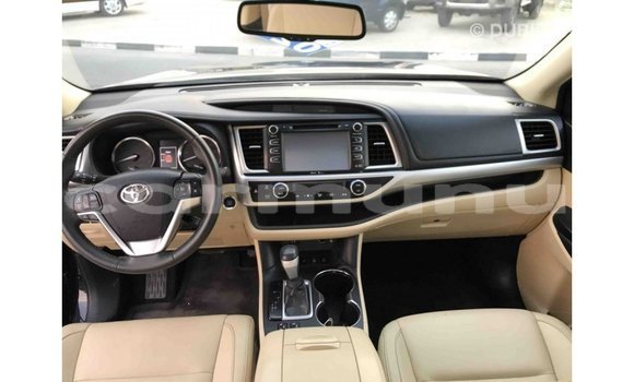Buy Import Toyota Highlander Black Car in Import - Dubai in Region of Bouenza Buy Import Toyota Highlander Black Car in Import - Dubai in Region of Bouenza