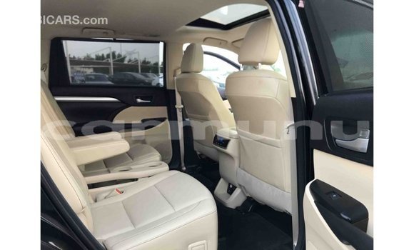 Buy Import Toyota Highlander Black Car in Import - Dubai in Region of Bouenza Buy Import Toyota Highlander Black Car in Import - Dubai in Region of Bouenza