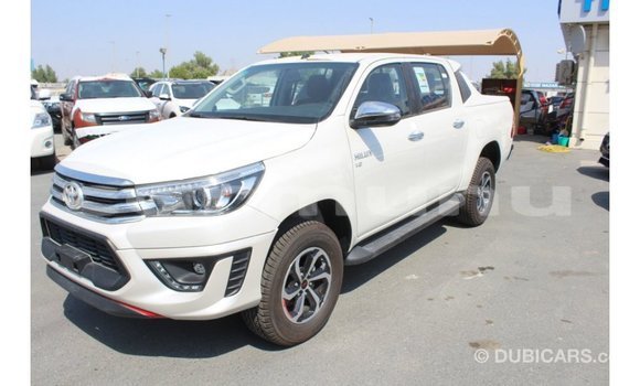 Buy Import Toyota Hilux White Car in Import - Dubai in Region of Bouenza Buy Import Toyota Hilux White Car in Import - Dubai in Region of Bouenza
