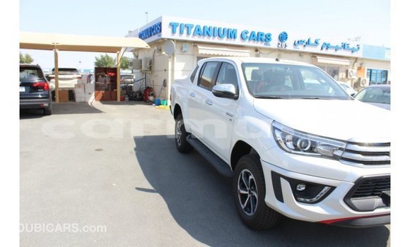 Buy Import Toyota Hilux White Car in Import - Dubai in Region of Bouenza Buy Import Toyota Hilux White Car in Import - Dubai in Region of Bouenza