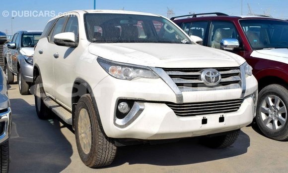 Acheter Import Voiture Toyota Fortuner Blanc à Import - Dubai, Région de la Bouenza Acheter Import Voiture Toyota Fortuner Blanc à Import - Dubai, Région de la Bouenza
