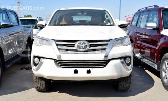 Acheter Import Voiture Toyota Fortuner Blanc à Import - Dubai, Région de la Bouenza Acheter Import Voiture Toyota Fortuner Blanc à Import - Dubai, Région de la Bouenza