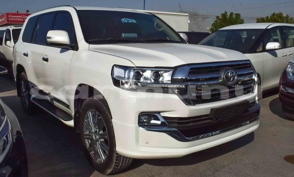 Buy Import Toyota Land Cruiser White Car in Import - Dubai in Region of Bouenza Buy Import Toyota Land Cruiser White Car in Import - Dubai in Region of Bouenza